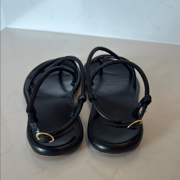 OluKai Black Sandals Sleek Minimalist Design - Picture 4 of 5